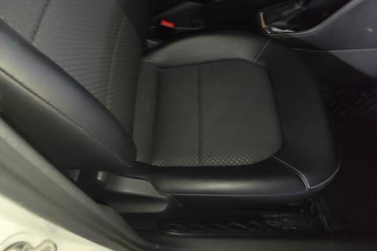 Used Volkswagen Santana 2015 Haval H6 1.6L Automatic Comfort Model Right Front Seat