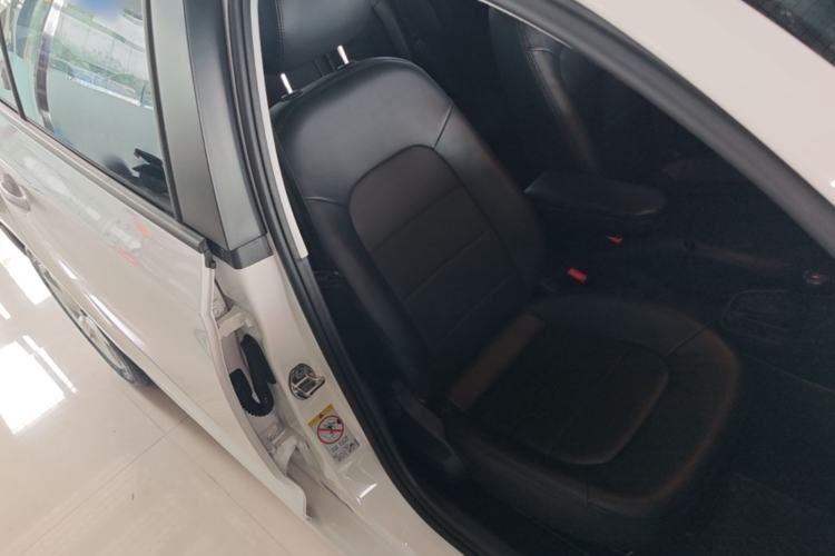 Used Volkswagen Santana 2015 Haval H6 1.6L Automatic Luxury Model Right Front Seat