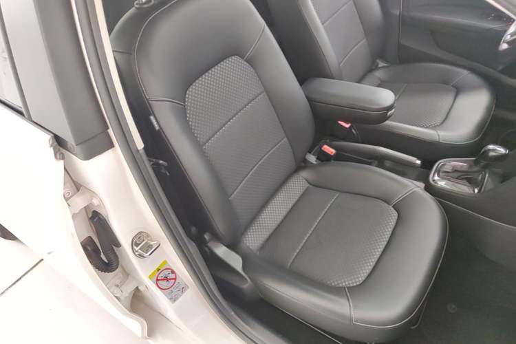 Used Volkswagen Santana 2015 Haval H6 1.6L Automatic Comfort Model Right Front Seat
