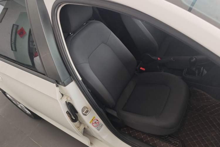 Used Volkswagen Santana 2015 1.6L Manual Fashion Edition Right Front Seat