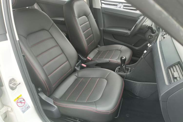Used Volkswagen Santana 2015 1.4L Manual Fashion Edition Right Front Seat