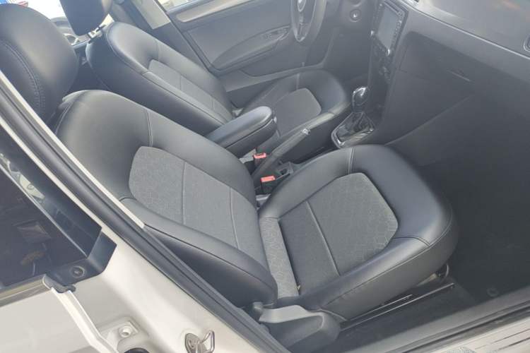Used Volkswagen Santana 2015 1.6L Automatic Comfort Edition Right Front Seat