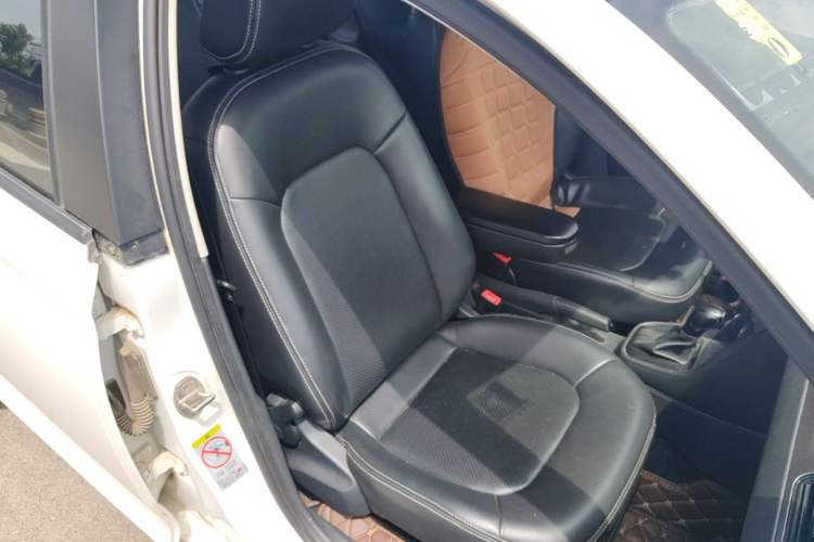 Used Volkswagen Santana 2015 Haval H6 1.6L Automatic Luxury Model Right Front Seat