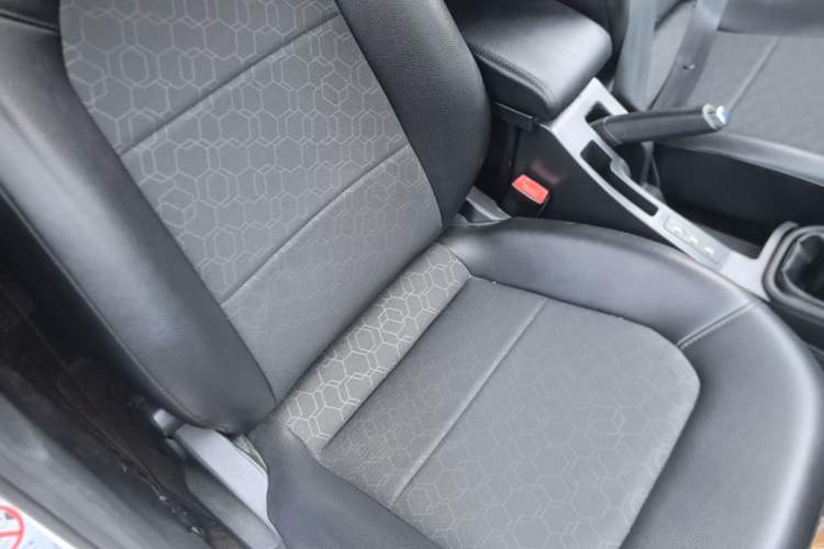 Used Volkswagen Santana 2015 1.6L Manual Comfort Edition Right Front Seat
