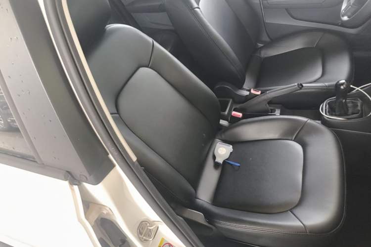 Used Volkswagen Santana 2015 1.6L Manual Fashion Edition Right Front Seat