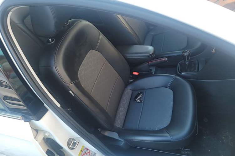 Used Volkswagen Santana 2015 1.6L Manual Comfort Edition Right Front Seat