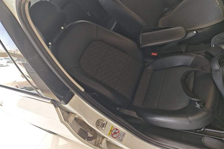Used Volkswagen Santana 2015 1.6L Automatic Comfort Edition Right Front Seat