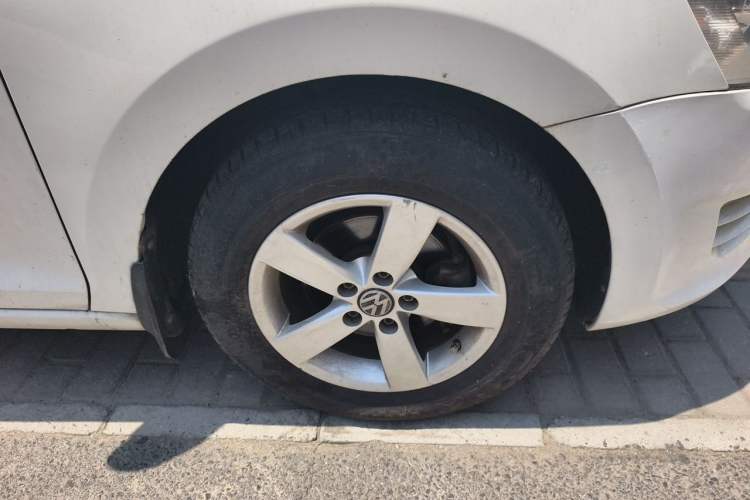 Used Volkswagen Santana 2015 1.6L Manual Fashion Edition Right Front Wheel Hub