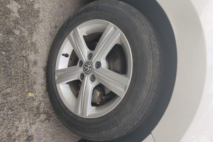 Used Volkswagen Santana 2015 Haval H6 1.6L Automatic Luxury Model Right Front Wheel Hub