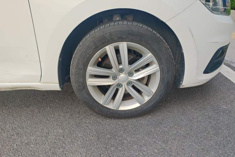 Used Volkswagen Santana 2015 Haval H6 1.6L Automatic Comfort Model Right Front Wheel Hub