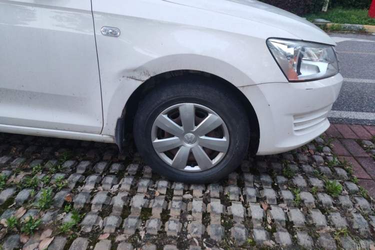 Used Volkswagen Santana 2015 1.6L Manual Fashion Edition Right Front Wheel Hub