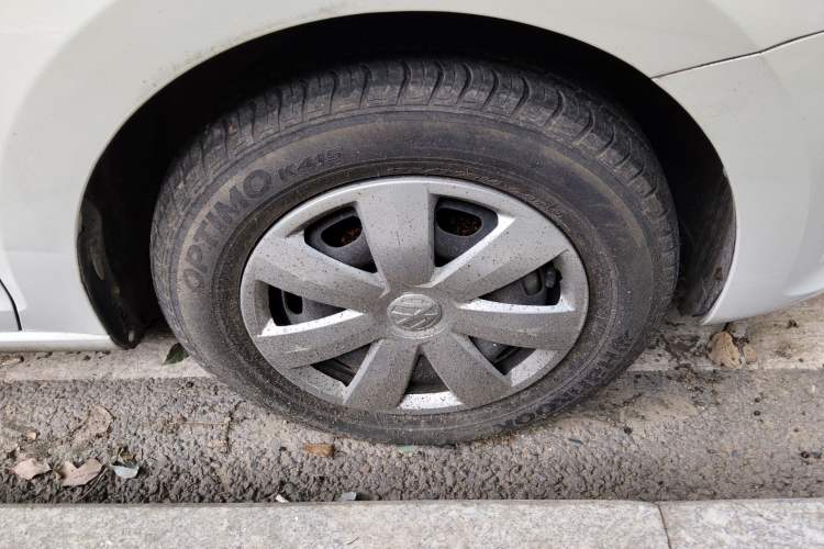 Used Volkswagen Santana 2015 1.4L Manual Fashion Edition Right Front Wheel Hub