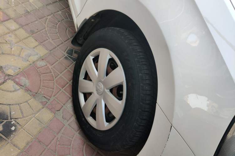 Used Volkswagen Santana 2015 1.4L Manual Fashion Edition Right Front Wheel Hub