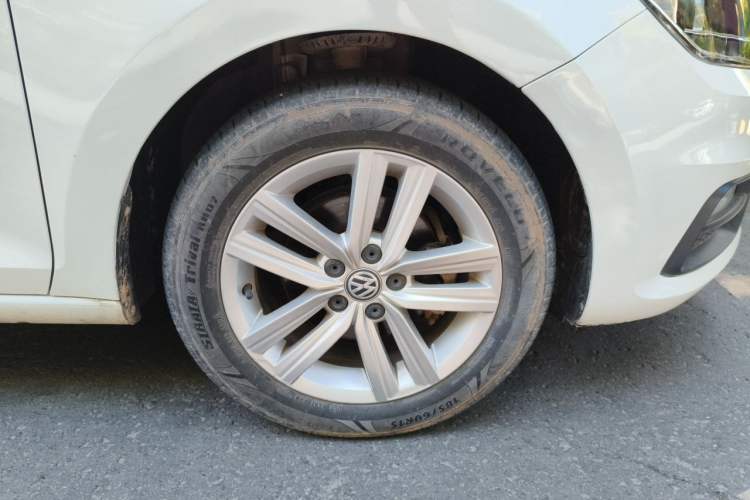 Used Volkswagen Santana 2015 Haval H9 1.6L Manual Comfort Edition Right Front Wheel Hub