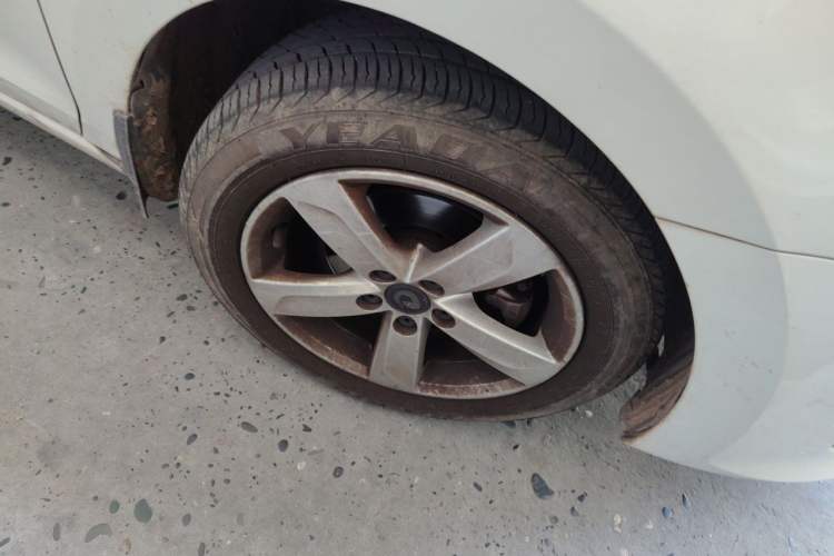 Used Volkswagen Santana 2015 1.6L Manual Comfort Edition Right Front Wheel Hub