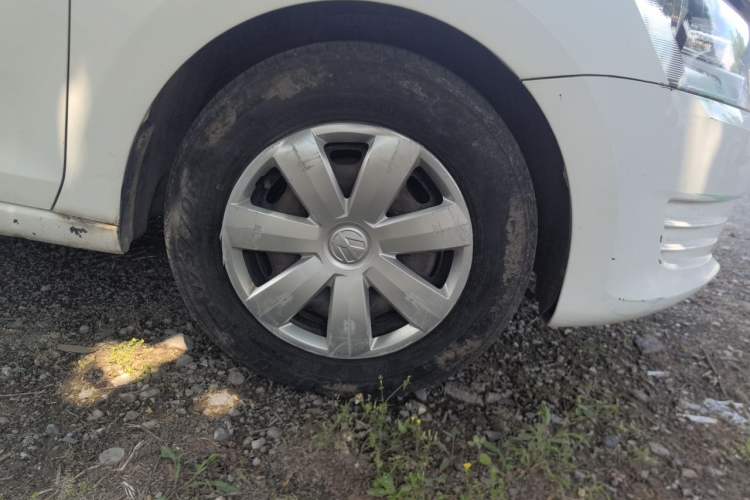 Used Volkswagen Santana 2015 1.6L Automatic Fashion Edition Right Front Wheel Hub