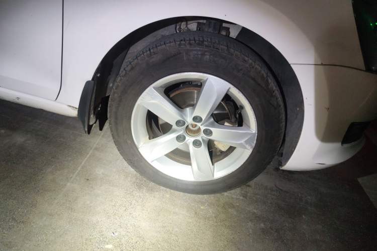Used Volkswagen Santana 2015 1.6L Manual Comfort Edition Right Front Wheel Hub