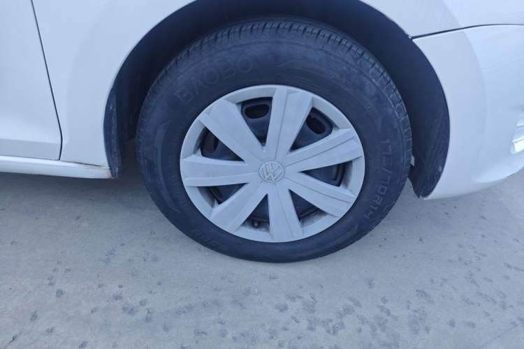 Used Volkswagen Santana 2015 1.4L Manual Fashion Edition Right Front Wheel Hub