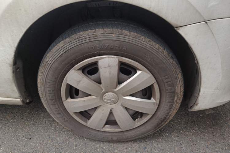 Used Volkswagen Santana 2015 1.6L Manual Fashion Edition Right Front Wheel Hub