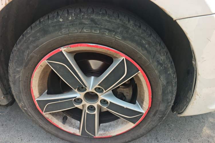 Used Volkswagen Santana 2015 1.6L Manual Comfort Edition Right Front Wheel Hub