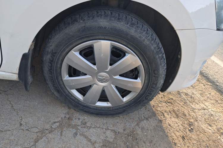 Used Volkswagen Santana 2015 1.4L Manual Fashion Edition Right Front Wheel Hub