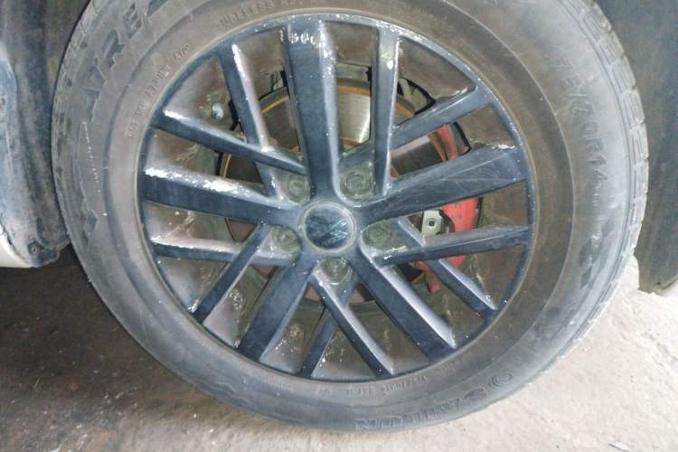 Used Volkswagen Santana 2015 1.6L Manual Fashion Edition Right Front Wheel Hub
