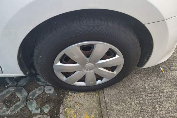Used Volkswagen Santana 2015 1.6L Automatic Fashion Edition Right Front Wheel Hub