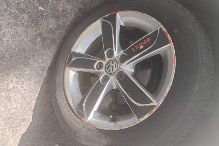 Used Volkswagen Santana 2015 1.6L Manual Comfort Edition Right Front Wheel Hub