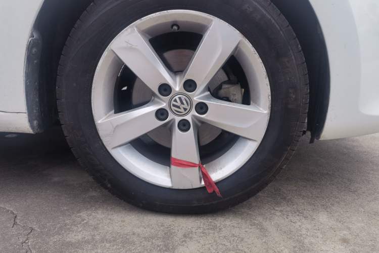 Used Volkswagen Santana 2015 1.4L Manual Comfort Edition Right Front Wheel Hub
