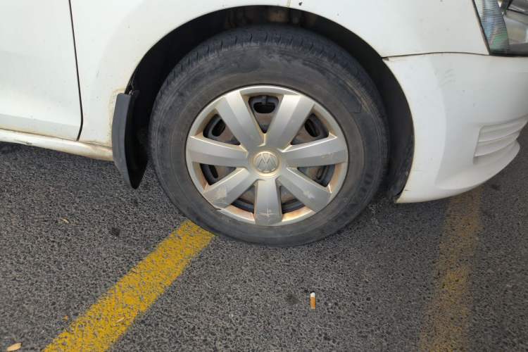 Used Volkswagen Santana 2015 1.6L Manual Fashion Edition Right Front Wheel Hub