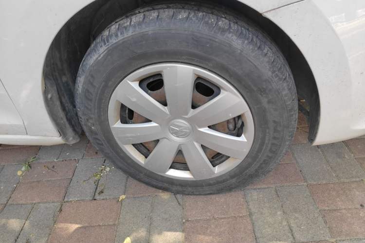 Used Volkswagen Santana 2015 1.6L Manual Fashion Edition Right Front Wheel Hub