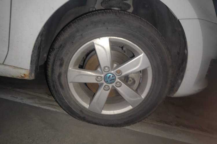 Used Volkswagen Santana 2015 1.4L Manual Fashion Edition Right Front Wheel Hub