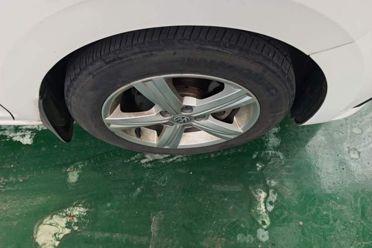 Used Volkswagen Santana 2015 Haval H6 1.6L Automatic Luxury Model Right Front Wheel Hub