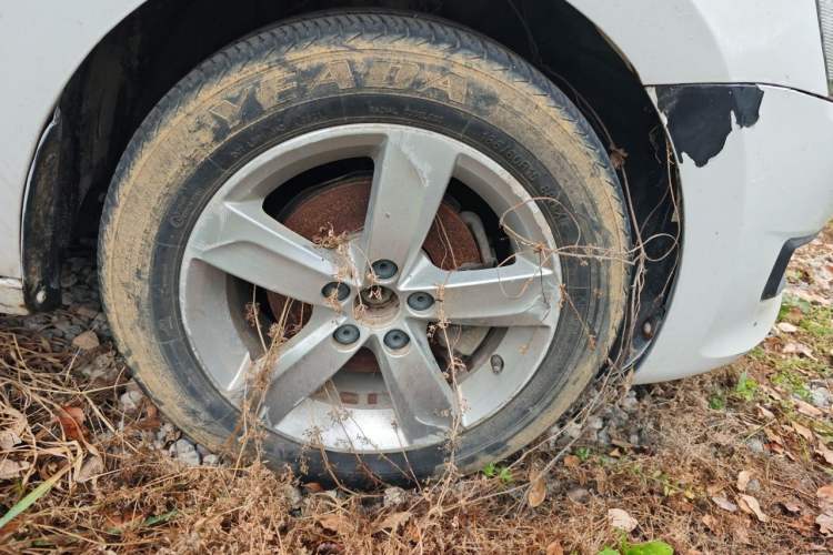 Used Volkswagen Santana 2015 1.6L Manual Comfort Edition Right Front Wheel Hub