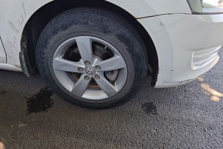 Used Volkswagen Santana 2015 1.4L Manual Fashion Edition Right Front Wheel Hub