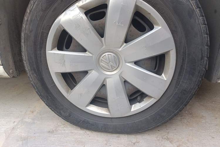 Used Volkswagen Santana 2015 1.6L Manual Fashion Edition Right Front Wheel Hub