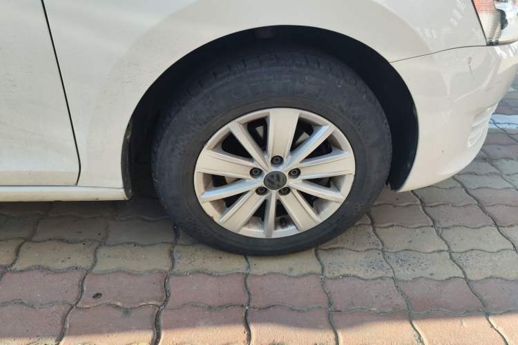 Used Volkswagen Santana 2015 1.4L Manual Fashion Edition Right Front Wheel Hub