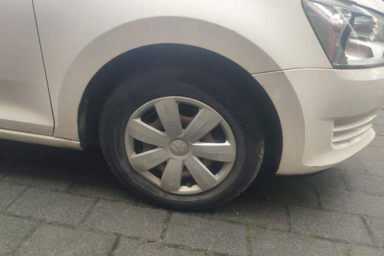 Used Volkswagen Santana 2015 1.6L Manual Fashion Edition Right Front Wheel Hub