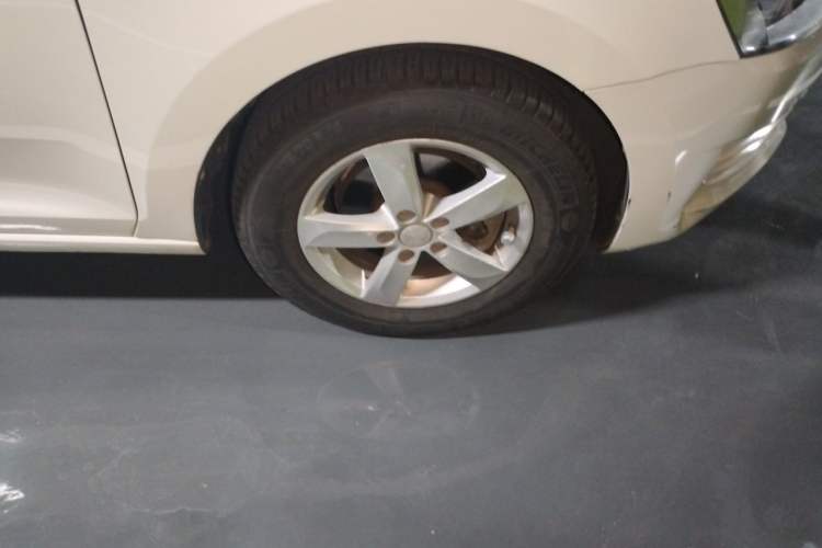 Used Volkswagen Santana 2015 1.4L Manual Fashion Edition Right Front Wheel Hub