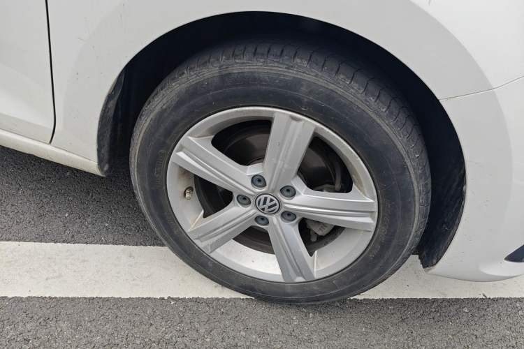 Used Volkswagen Santana 2015 Haval H6 1.6L Automatic Luxury Model Right Front Wheel Hub