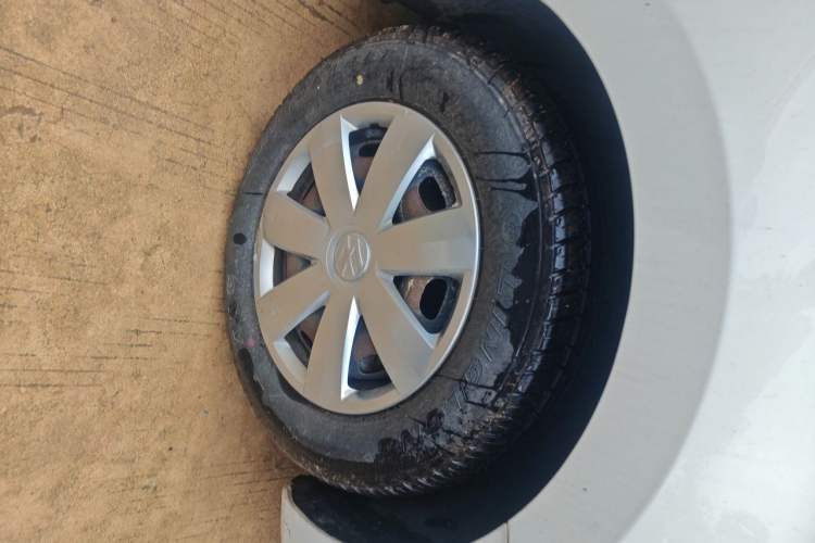 Used Volkswagen Santana 2015 1.6L Manual Fashion Edition Right Front Wheel Hub