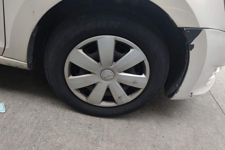 Used Volkswagen Santana 2015 1.6L Manual Fashion Edition Right Front Wheel Hub