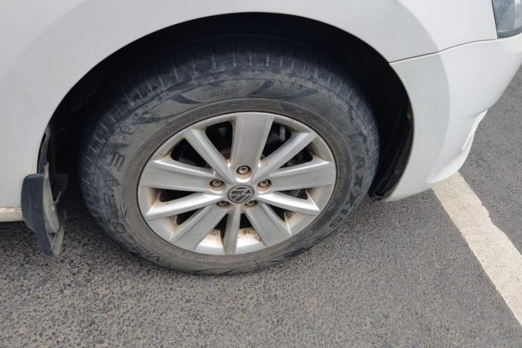 Used Volkswagen Santana 2015 1.6L Manual Fashion Edition Right Front Wheel Hub