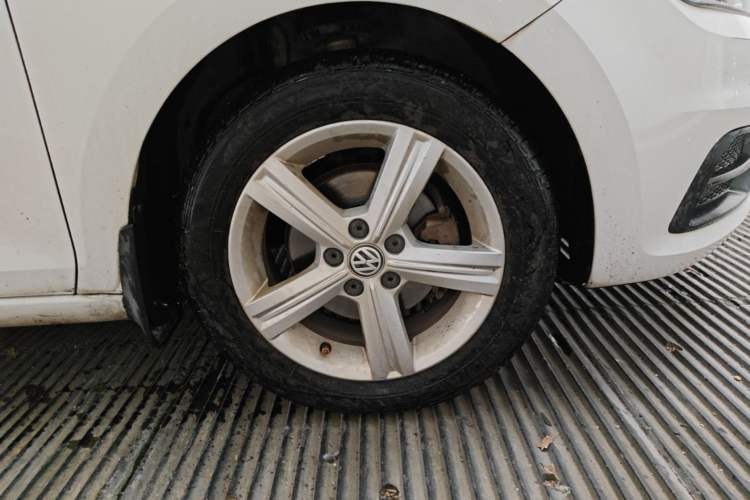 Used Volkswagen Santana 2015 Haval H6 1.6L Automatic Luxury Model Right Front Wheel Hub