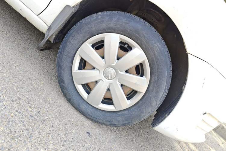 Used Volkswagen Santana 2015 1.6L Automatic Fashion Edition Right Front Wheel Hub
