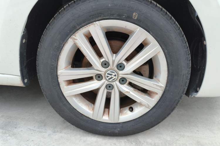 Used Volkswagen Santana 2015 Haval H6 1.6L Automatic Comfort Model Right Front Wheel Hub
