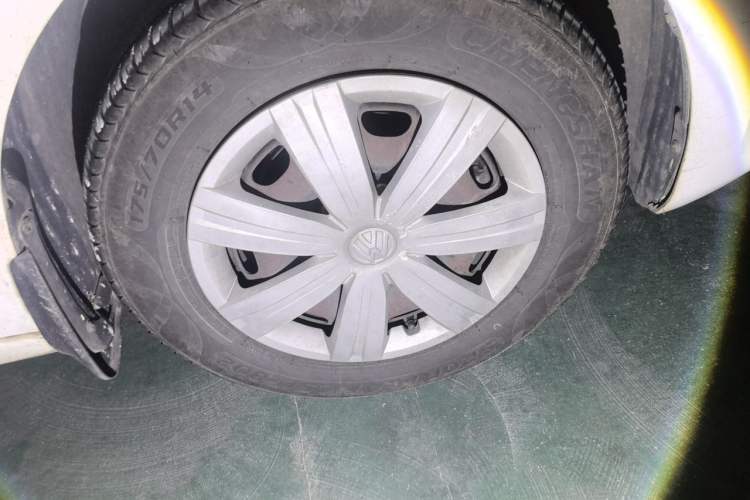 Used Volkswagen Santana 2015 1.6L Manual Fashion Edition Right Front Wheel Hub