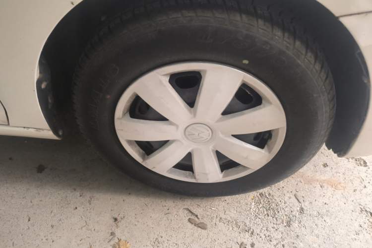 Used Volkswagen Santana 2015 1.6L Manual Fashion Edition Right Front Wheel Hub