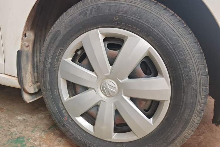 Used Volkswagen Santana 2015 1.6L Manual Fashion Edition Right Front Wheel Hub