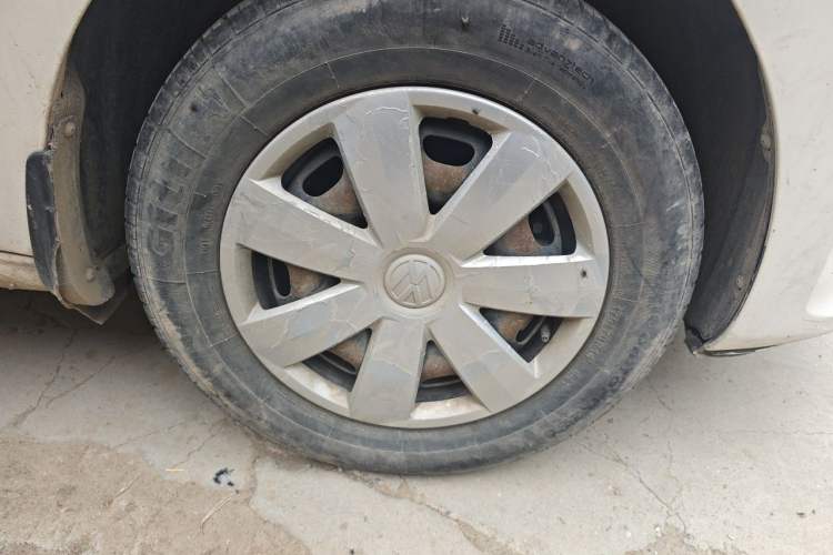 Used Volkswagen Santana 2015 1.6L Manual Fashion Edition Right Front Wheel Hub